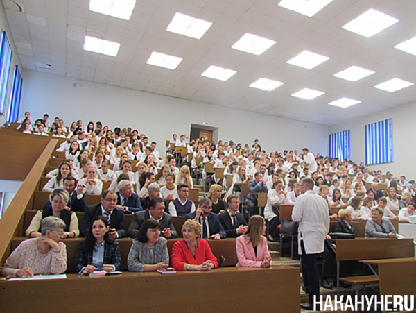 Студенты УГМУ(2022)|Фото: Накануне.RU