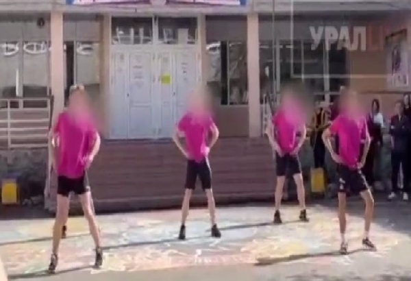 "ЛГБТ-танец", лицей №12(2022)|Фото: Урал LIVE, скриншот