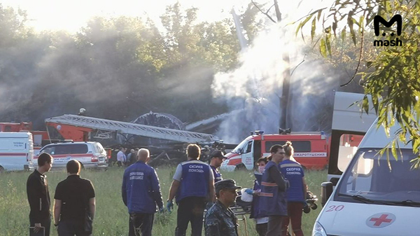 Последствия жесткой посадки военного транспортника Ил-76 в Рязанской области(2022)|Фото: telegram-канал Mash / t.me/breakingmash