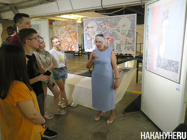 Картины художницы Ирины Ивы в центре дизайна Artplay в Москве(2022)|Фото: Накануне.RU