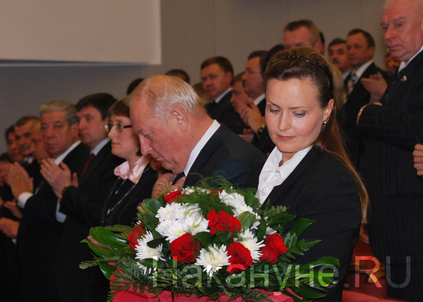 Инна Мишарина, супруга Александра Мишарина, Эдуард Россель | Фото: Накануне.RU