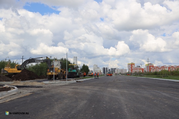 Дорожные работы на Нововартовской улице в Нижневартовске(2022)|Фото: пресс-служба администрации Нижневартовска
