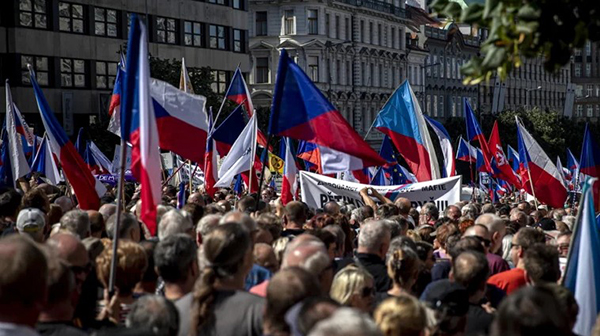 Антиправительственный митинг в Праге (03.09.22)(2022)|Фото: Martin Divisek / EPA / TASS