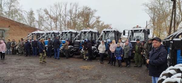 тракторы, техника(2022)|Фото: пресс-служба правительства Новосибирской области