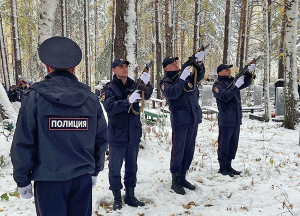 Прощание с инспектором ДПС капитаном полиции Алексеем Казаковым(2022)|Фото: В.Н. Горелых