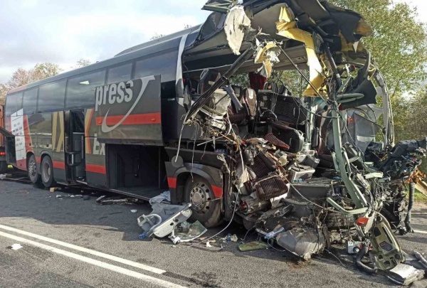 Авария с участием пассажирского автобуса на трассе "Нарва"(2022)|Фото: ФКУ "Упрдор Северо-Запад"