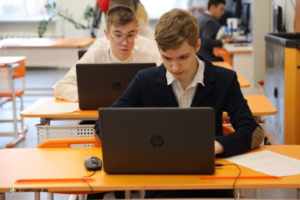 школьники, компьютерный класс, программирование(2022)|Фото: пресс-служба администрации Нижневартовска