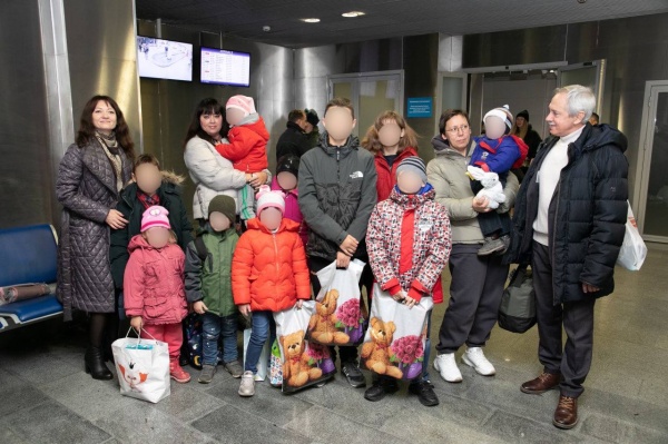 Тюменская область приняла 15 детей из Луганской Народной Республики, оставшихся без попечения родителей(2022)|Фото: Информационный центр Правительства Тюменской области