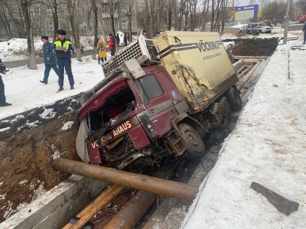 грузовик задавил двух рабочих(2022)|Фото: УГИБДД по Челябинской области