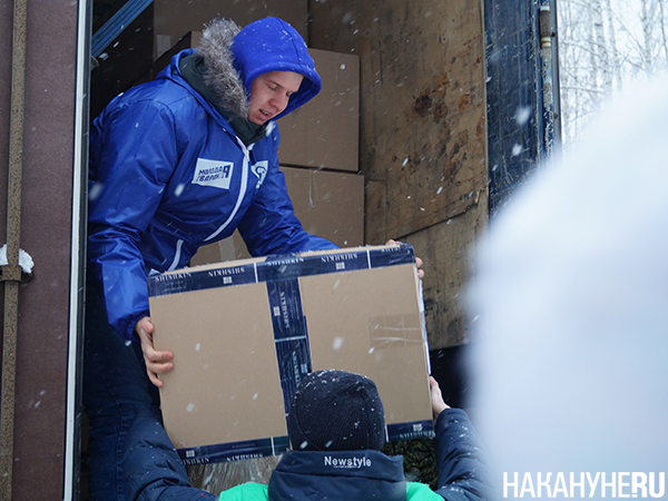 Отправка гуманитарного груза в Донбасс от волонтерского центра "Мы рядом"(2022)|Фото: Накануне.RU