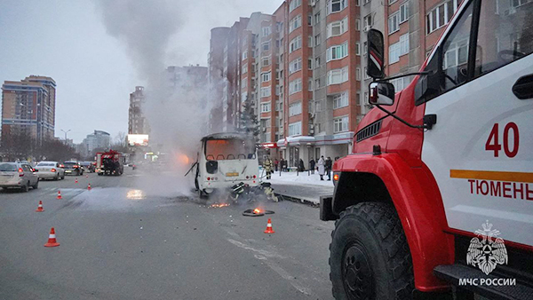 Пожар в маршрутном автобусе в Тюмени(2022)|Фото: ГУ МЧС России по Тюменской области