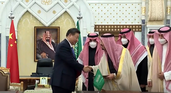 Си Цзиньпин во время визита в Эр-Рияд(2022)|Фото: скриншот с видео с сайта reuters.com