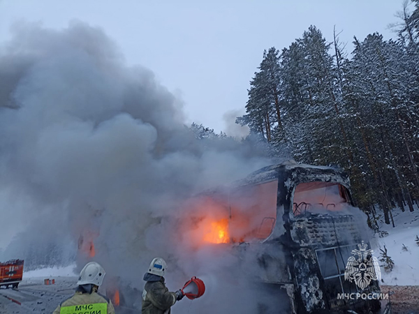 Возгорание автобуса на 108 километре автодороги Екатеринбург-Североуральск(2022)|Фото: ГУ МЧС России по Свердловской области