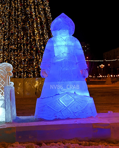 Скульптура на площади нефтяников в Нижневартовске(2022)|Фото: группа "Типичный краб 86 | Нижневартовск" / vk.com/nv86_crab