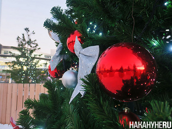 Новогоднее украшение Екатеринбурга(2022)|Фото: Накануне.RU