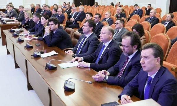 Встреча Якушева с депутатами и сенаторами от УрФО(2023)|Фото: uralfo.gov.ru