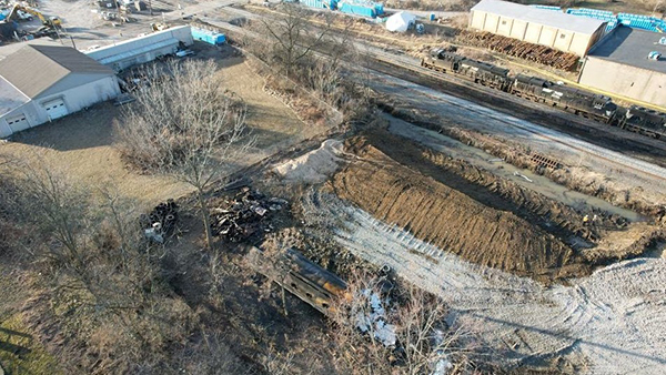 ЧП в Огайо, где произошел сход с рельсов поезда, перевозившего токсичные химические вещества(2023)|Фото: Reuters/Alan Freed/File Photo