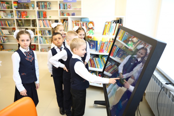 дети, библиотека(2023)|Фото: пресс-служба Сургутского района
