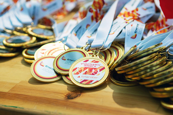Медали в "БлагоБеге" в Верхней Пышме(2023)|Фото: Благотворительный фонд "Дети России"