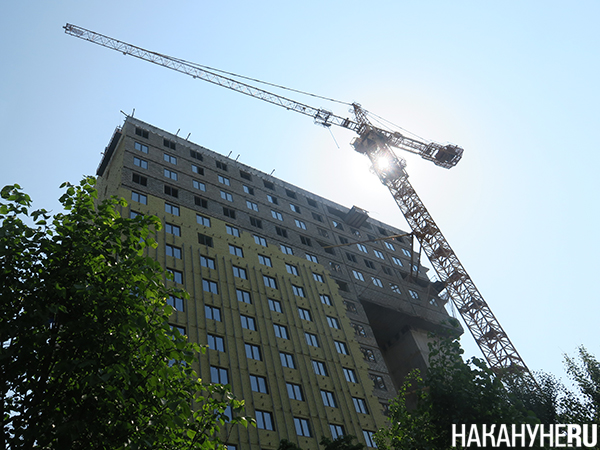 Строительство нового дома на улице Декабристов в Екатеринбурге(2023)|Фото: Накануне.RU