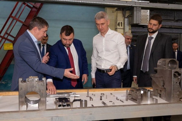 Денис Пушилин во время визита на "Мотовилихинские заводы"(2023)|Фото: t.me/pushilindenis