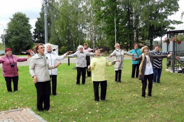 серебряные волонтеры(2023)|Фото: avo.ru