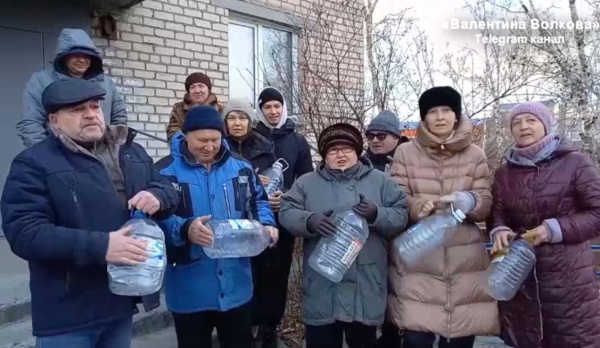 Жильцы без воды в поселке Смолино(2023)|Фото: Валентина Волкова/ t.me/volkova_chel/ скриншот видео