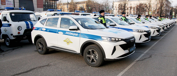 Сотрудникам полиции Тульской области вручают новые автомобили(2023)|Фото: пресс-служба УМВД по Тульской области