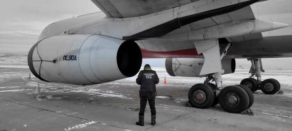 Осмотр самолета Ту-204.(2023)|Фото: пресс-служба Восточное межрегиональное СУТ СК России