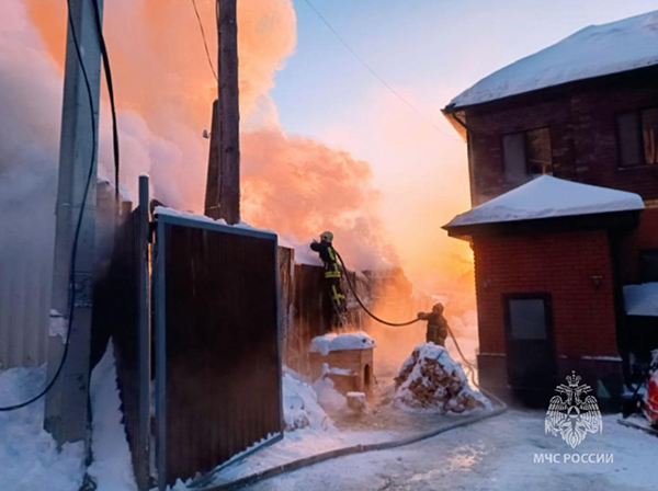 Пожар в поселке Шувакиш в Екатеринбурге(2023)|Фото: ГУ МЧС России по Свердловской области