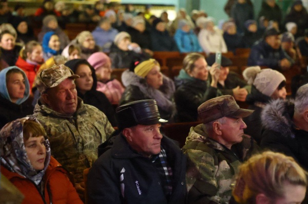 сельский сход, люди(2023)|Фото: astrobl.ru