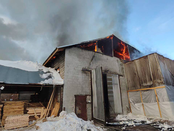 пожар в цехе в Карпинске(2024)|Фото: МЧС России