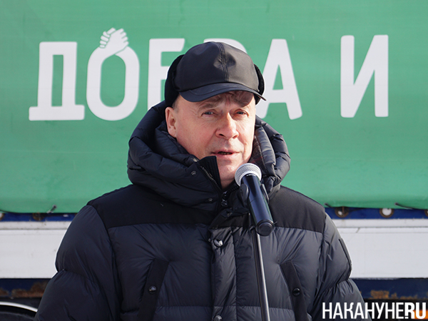 Алексей Орлов во время отправки гуманитарного груза из Екатеринбурга для бойцов, участвующих в СВО(2024)|Фото: Накануне.RU