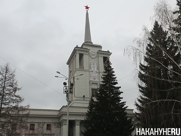 Барельеф Сталина на Доме офицеров в Екатеринбурге(2024)|Фото: Накануне.RU