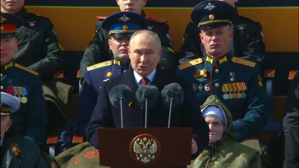 Владимир Путин выступает на Красной площади на параде Победы(2024)|Фото: Скриншот трансляции выступления