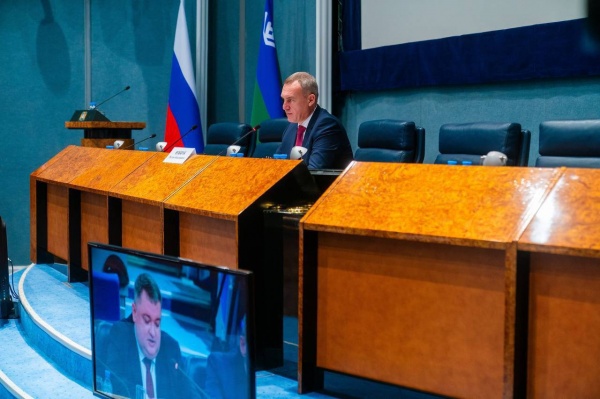 И.о. губернатора Югры Руслан Кухарук во время заседания правительства(2024)|Фото: admhmao.ru