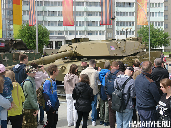 Американский танк M1A1S1 "Abrams" на выставке трофейной техники стран НАТО в Верхней Пышме(2024)|Фото: Накануне.RU