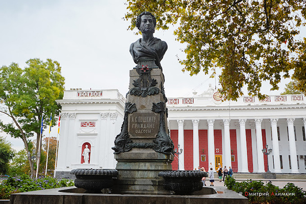 Памятник А.С. Пушкину в центре Одессы(2024)|Фото: Дмитрий Алимкин