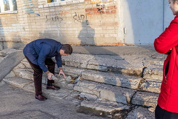 Алексей Вихарев в доме на ул. Новосибирская, 167 в Екатеринбурге(2024)|Фото: пресс-служба Алексея Вихарева