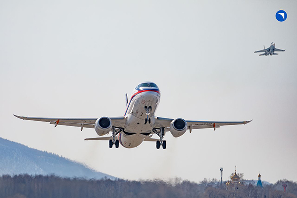 Опытный образец самолета SJ-100 во время первого полета с отечественными двигателями ПД-8 в Комсомольске-на-Амуре (2025)|Фото: АО "Объединенная Авиастроительная Корпорация" Госкорпорации Ростех