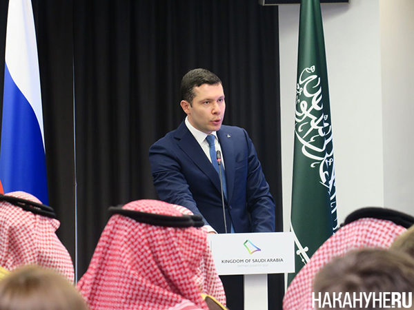 Деловой форум "Промышленный диалог: Россия — Саудовская Аравия", Иннопром 2025(2025)|Фото: Накануне.RU