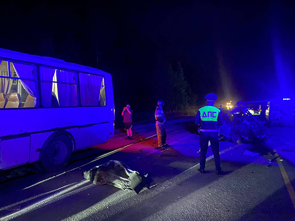 ДТП с пассажирским автобусом на 8 км автодороги "Первоуральск-Шаля"(2025)|Фото: Управле­ние Госавтоинспекции ГУ МВД России по Св­ердловской области