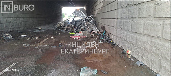 ДТП на проспекте Космонавтов(2025)|Фото: telegram-канал "Инцидент Екатеринбург" / t.me/incekb