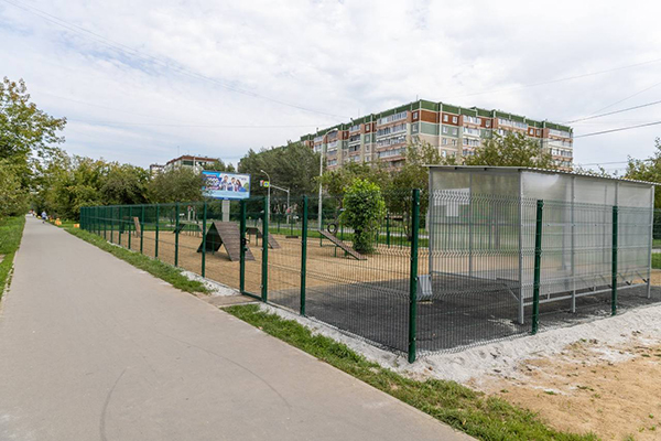 Площадка для выгула собак в Орджоникидзевском районе(2025)|Фото: пресс-служба Алексея Вихарева