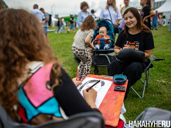 День строителя в Академическом районе Екатеринбурга(2025)|Фото: Накануне.RU День строителя в Академическом районе Екатеринбурга(2025)|Фото: Накануне.RU