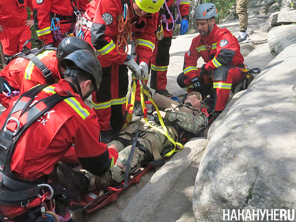 Поисково-спасательные работы "РМК Поиск" на скалах "Чёртово городище" близ Екатеринбурга(2025)|Фото: Накануне.RU