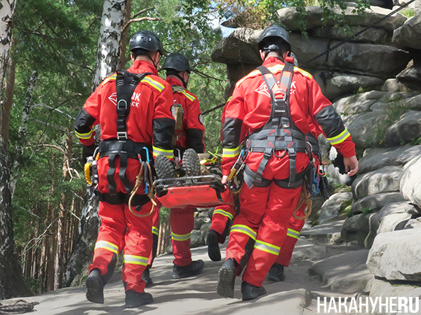 Поисково-спасательные работы "РМК Поиск" на скалах "Чёртово городище" близ Екатеринбурга(2025)|Фото: Накануне.RU