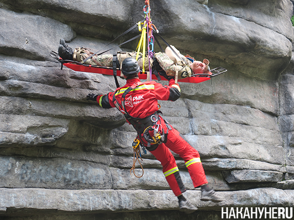 Поисково-спасательные работы "РМК Поиск" на скалах "Чёртово городище" близ Екатеринбурга(2025)|Фото: Накануне.RU
