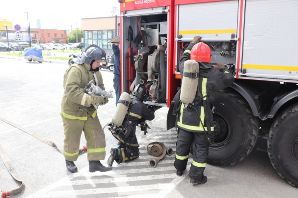В Екатеринбурге провели масштабные противопожарные учения на новой насосной станции №5(2025)|Фото: Пресс-служба Екатеринбургской теплосетевой компании