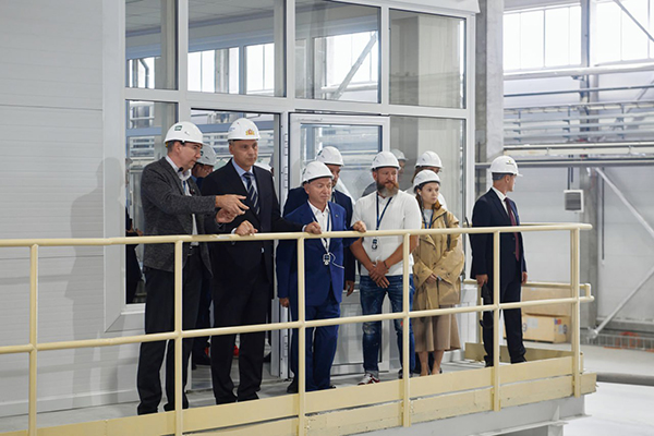 Денис Паслер в сысертском кластере по производству стройматериалов(2025)|Фото: пресс-служба компании "Атомстройкомплекс"